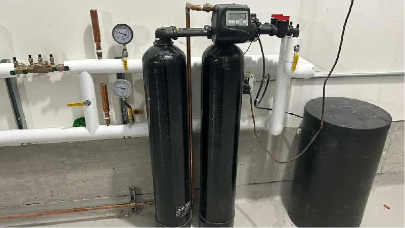 Système d'adoucisseur et filtration d'eau